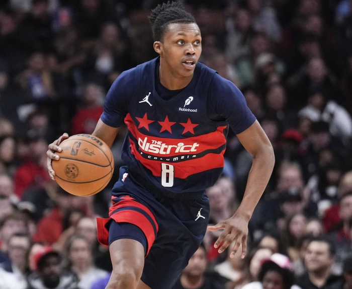 卡林顿21岁前达700助攻250三分 成历史第三人 比肩