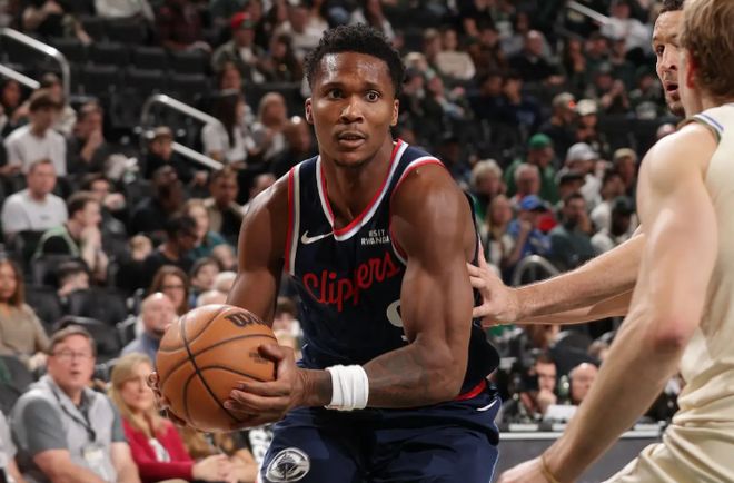 快船力克雄鹿豪取5连胜 马瑟林28+6引关注