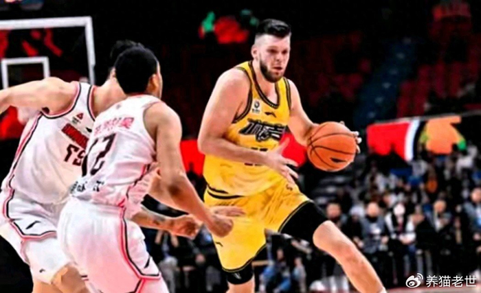 广东男篮签下巴约克昔日对手今朝同袍