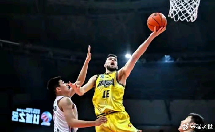 广东男篮签下巴约克昔日对手今朝同袍