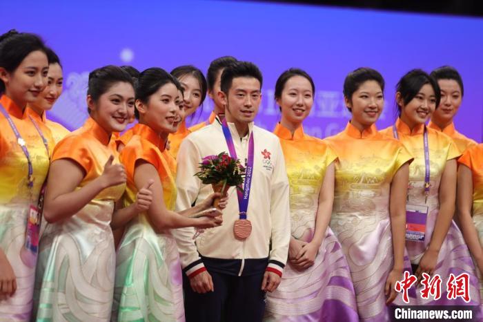 黄镇廷杭州亚运会摘铜牌 人父身份下谈港乒未来