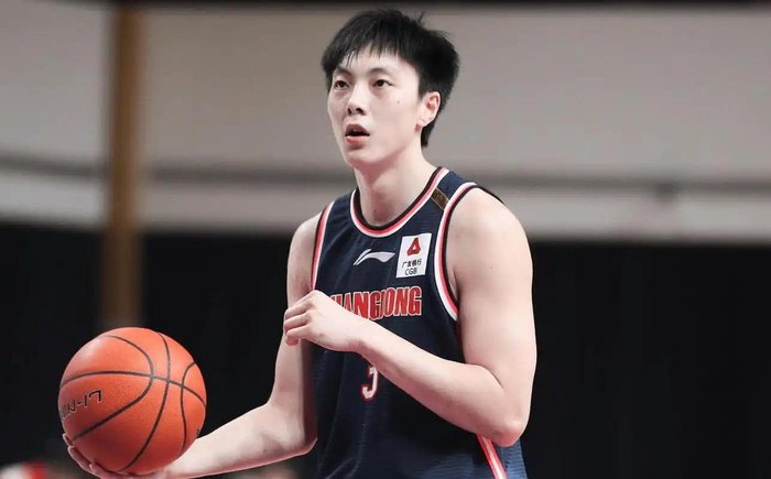 广东宏远季后赛首战惨败 战术失误暴露短板